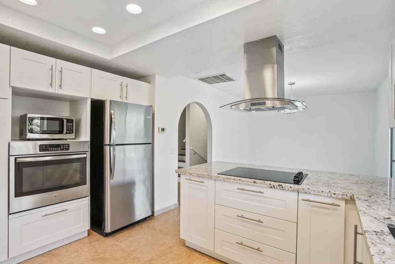 11000 Meadow Glen Way E - Photo 5 of 50