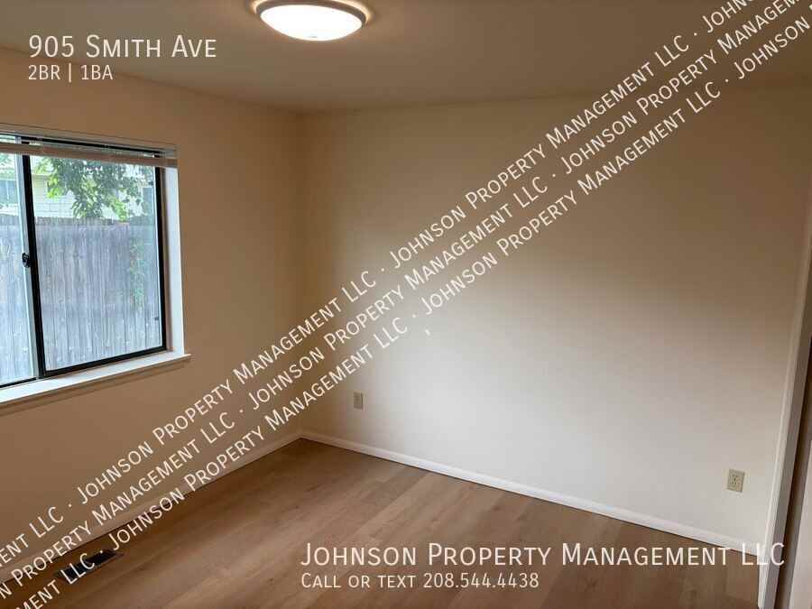 905 Smith Ave - Photo 6 of 14