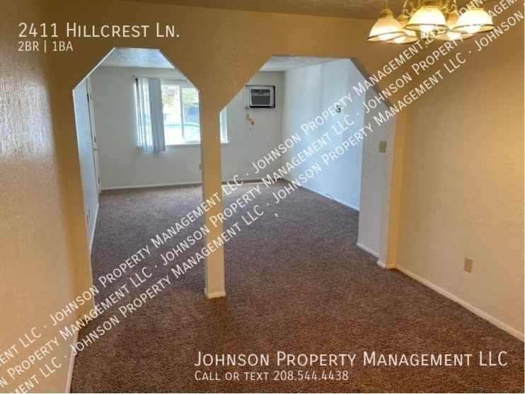 2411 Hillcrest Ln - Photo 5 of 14