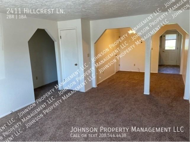2411 Hillcrest Ln - Photo 7 of 14