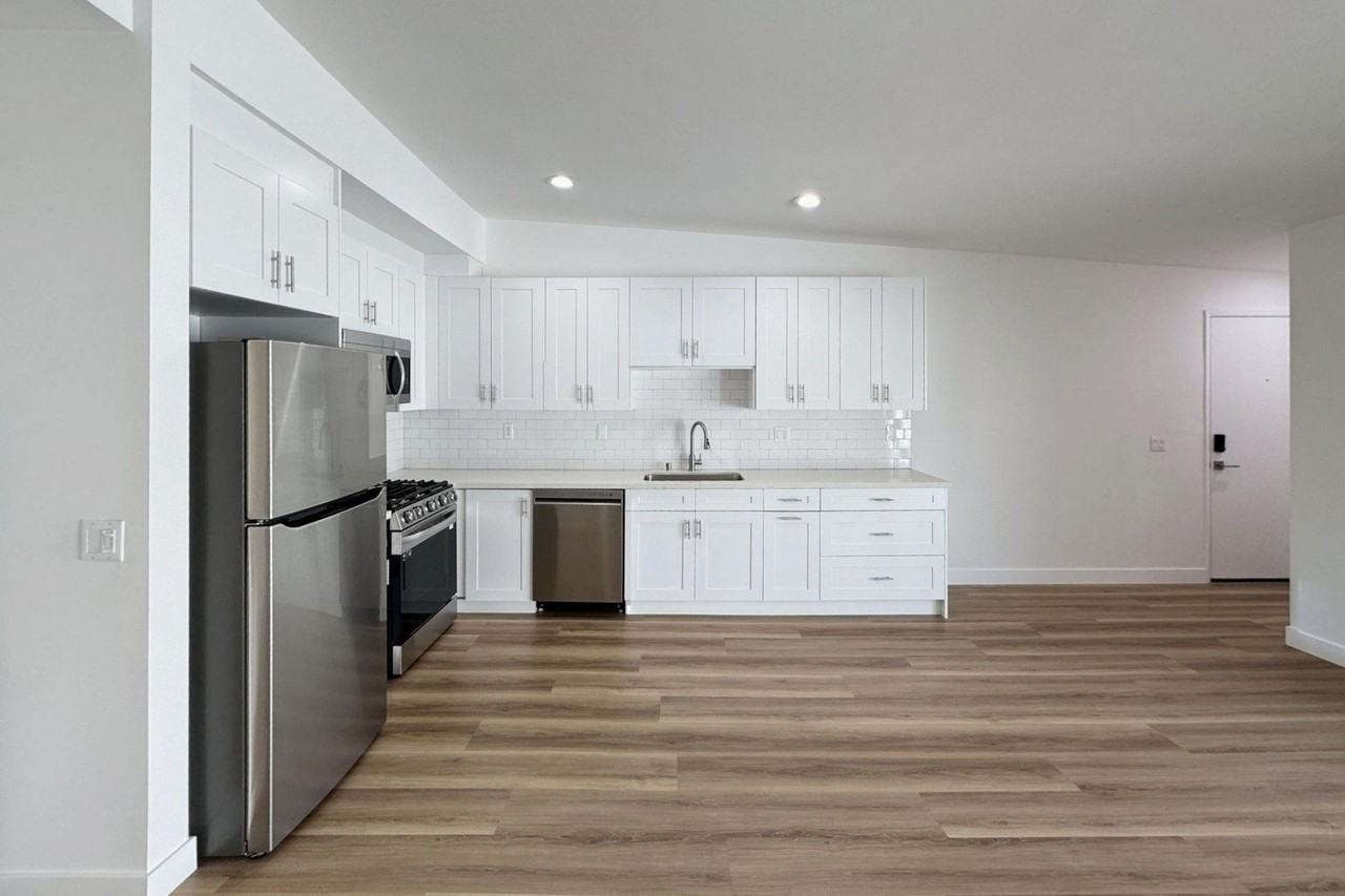 The Palms on Midvale - Photo 3 of 14