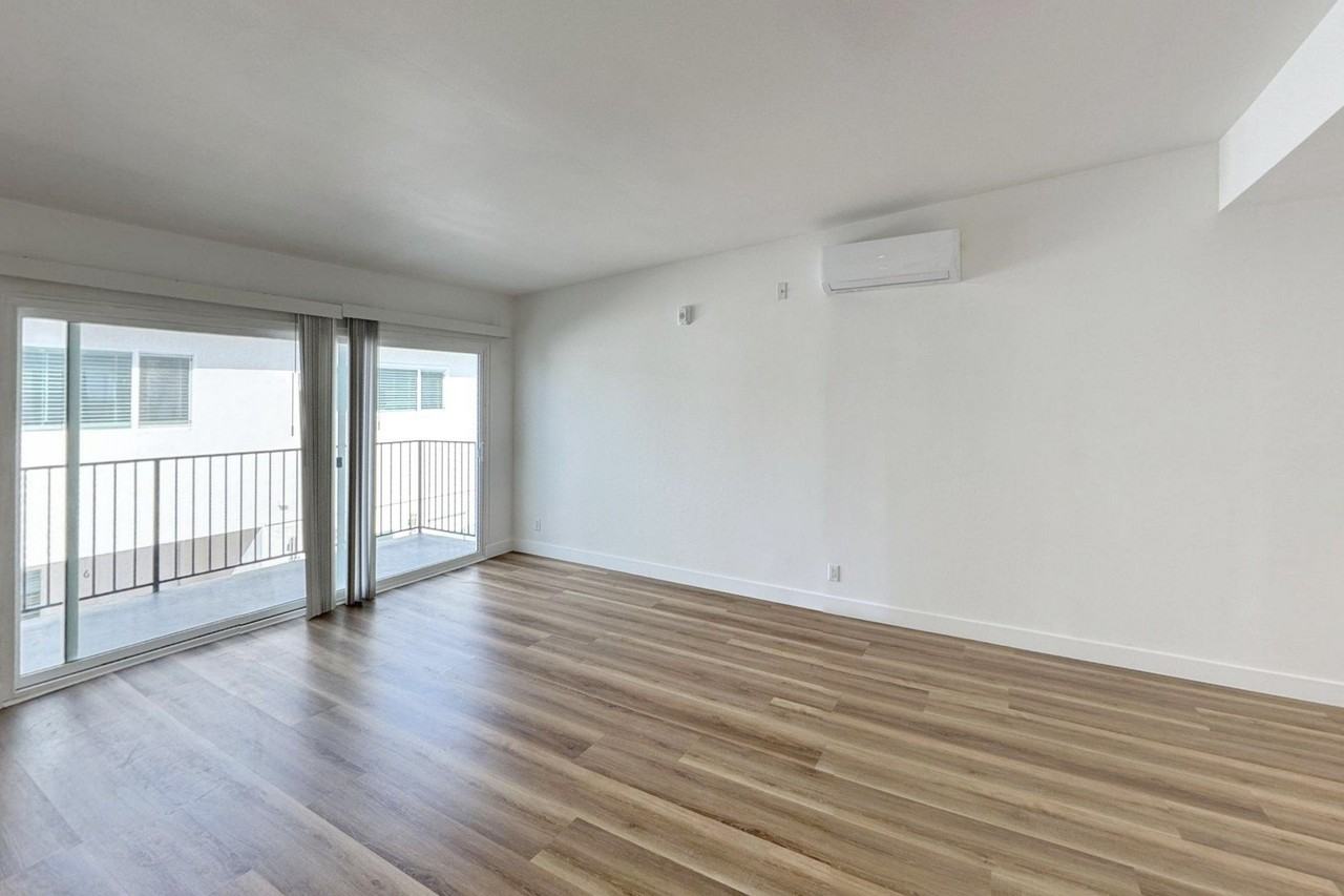The Palms on Midvale - Photo 4 of 14