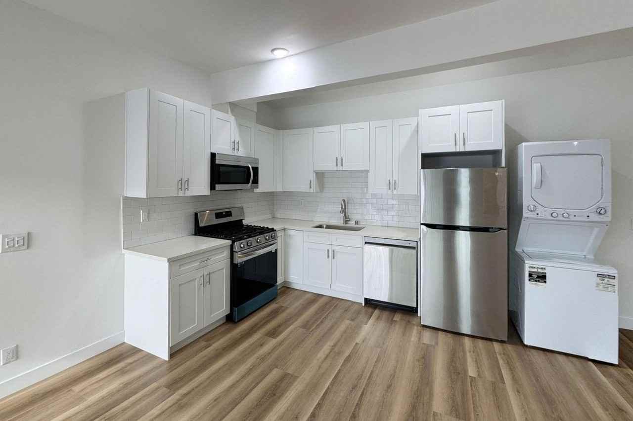 The Palms on Midvale - Photo 6 of 14