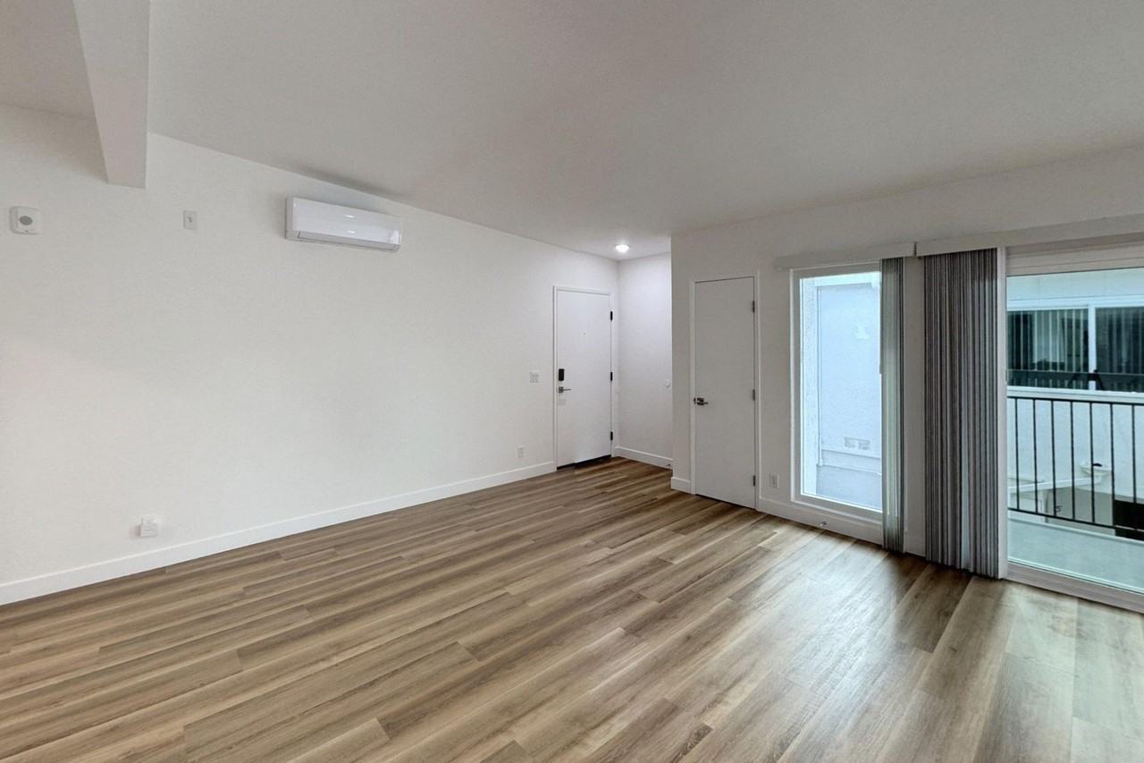 The Palms on Midvale - Photo 7 of 14