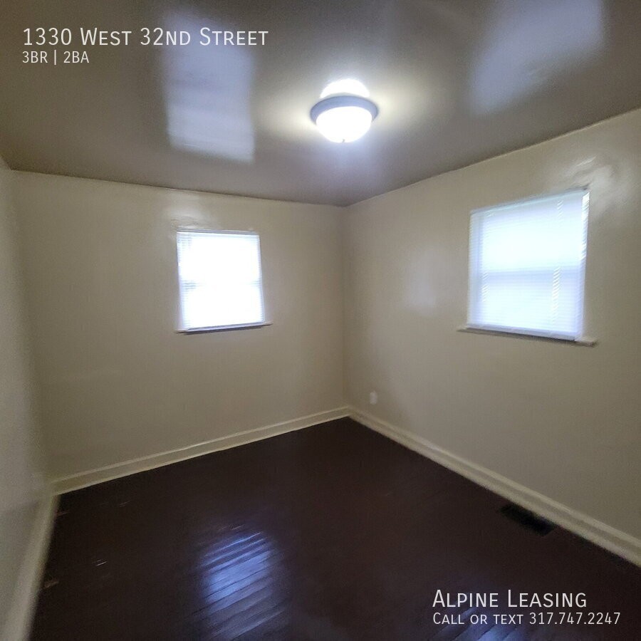 1330 W 22nd St - Photo 2 of 8