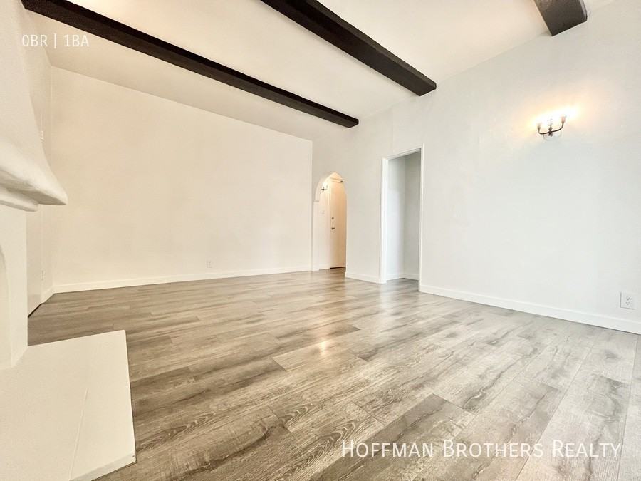 1801 N Kingsley Dr #104 - Photo 2 of 10