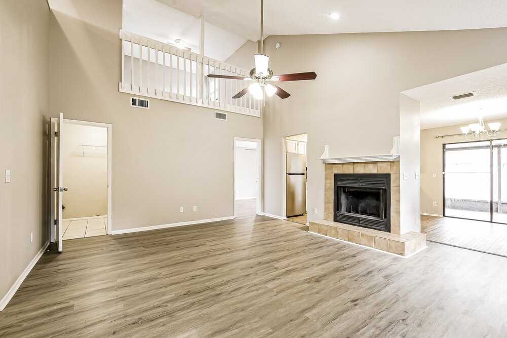 1226 Creekbottom Cir - Photo 4 of 17