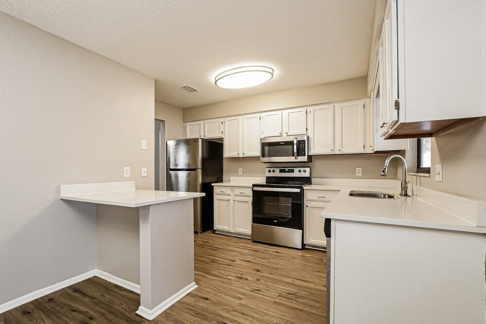 1226 Creekbottom Cir - Photo 7 of 17
