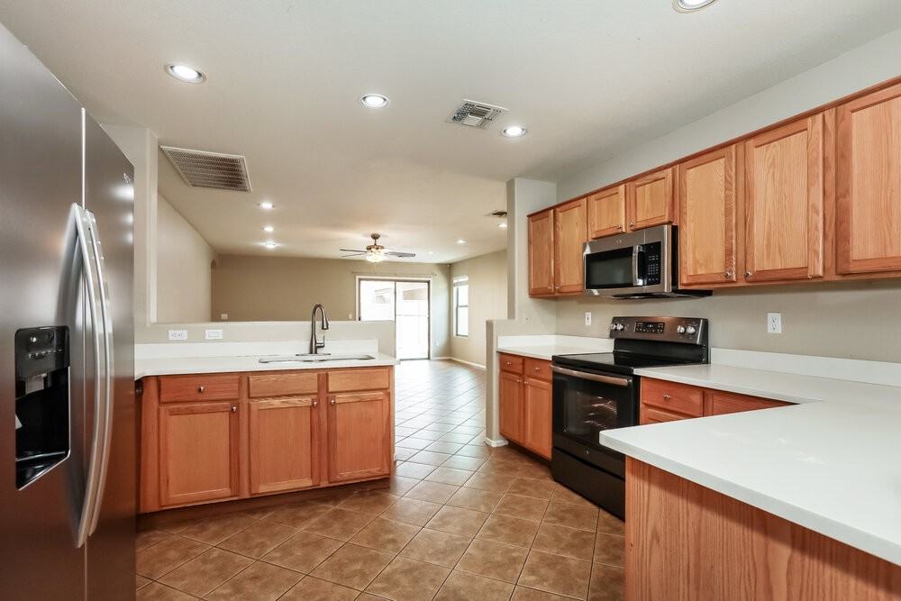 3129 W Dancer Ln - Photo 7 of 16