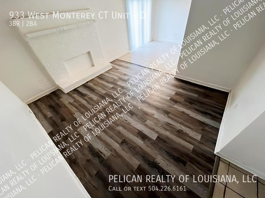 933 W Monterey Ct #D - Photo 3 of 9