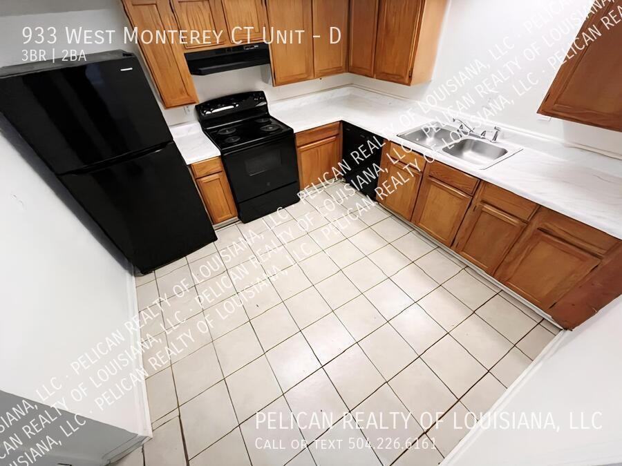 933 W Monterey Ct #D - Photo 4 of 9