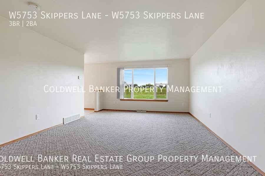W5753 Skippers Ln - Photo 3 of 14