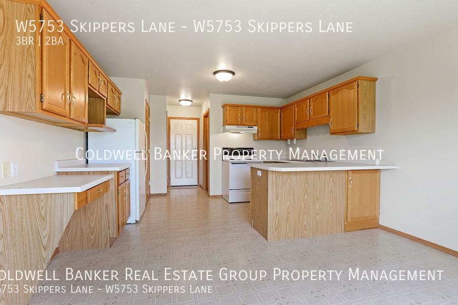 W5753 Skippers Ln - Photo 7 of 14