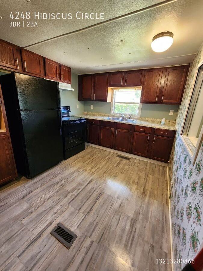 4248 Hibiscus Cir - Photo 7 of 22