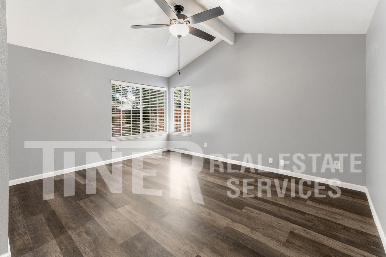 15 La Sara Ct - Photo 2 of 23