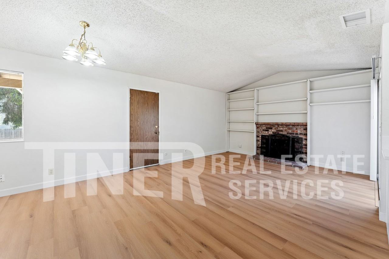 3233 Oriole Way - Photo 2 of 23