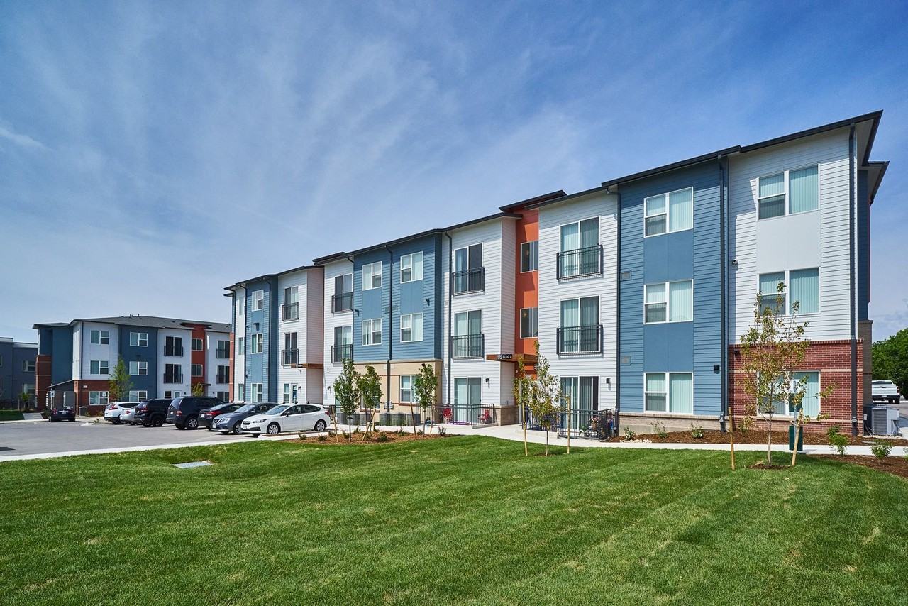CRISMAN II APARTMENTS - Photo 5 of 38