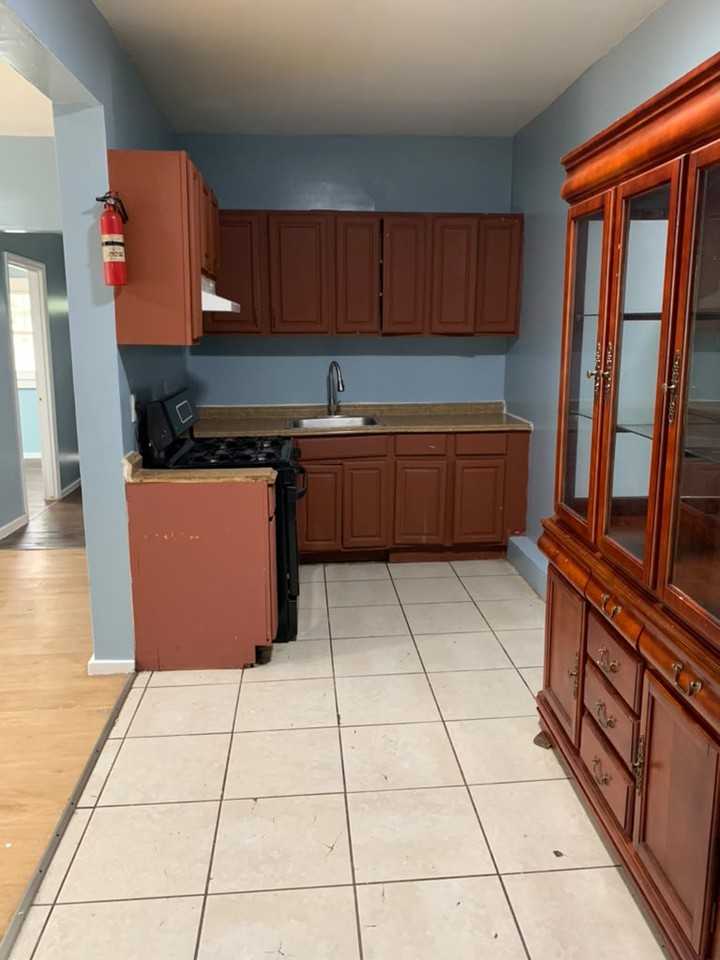 78 Jefferson St #2 - Photo 3 of 10