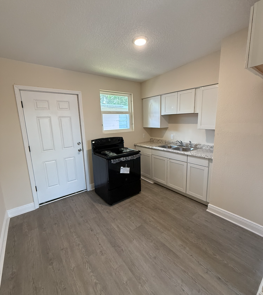 1550 Morgan St #1 - Photo 3 of 6