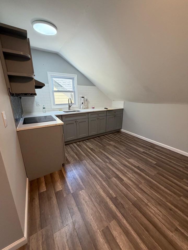 70 Graham Ave #3 - Photo 4 of 6