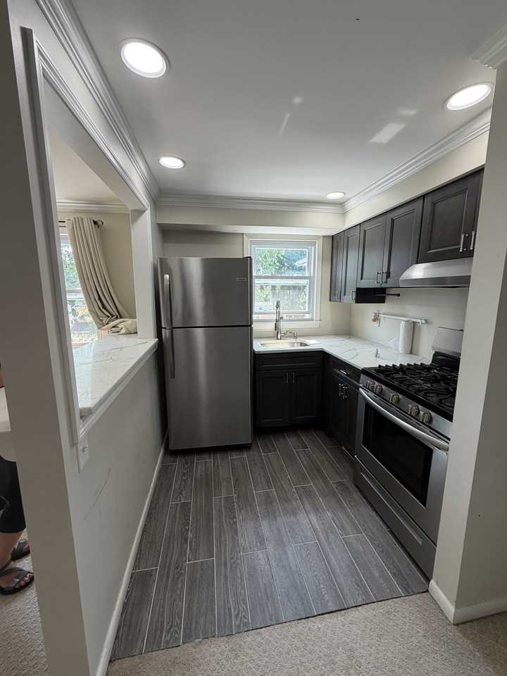 333 E 25th St #2 - Photo 2 of 8