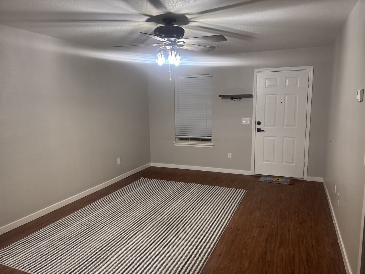3300 Sw Victoria Pl #2 - Photo 2 of 17