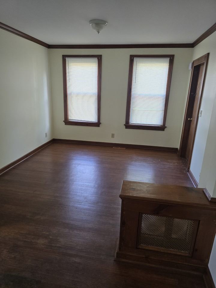 185 Ford Ave #1