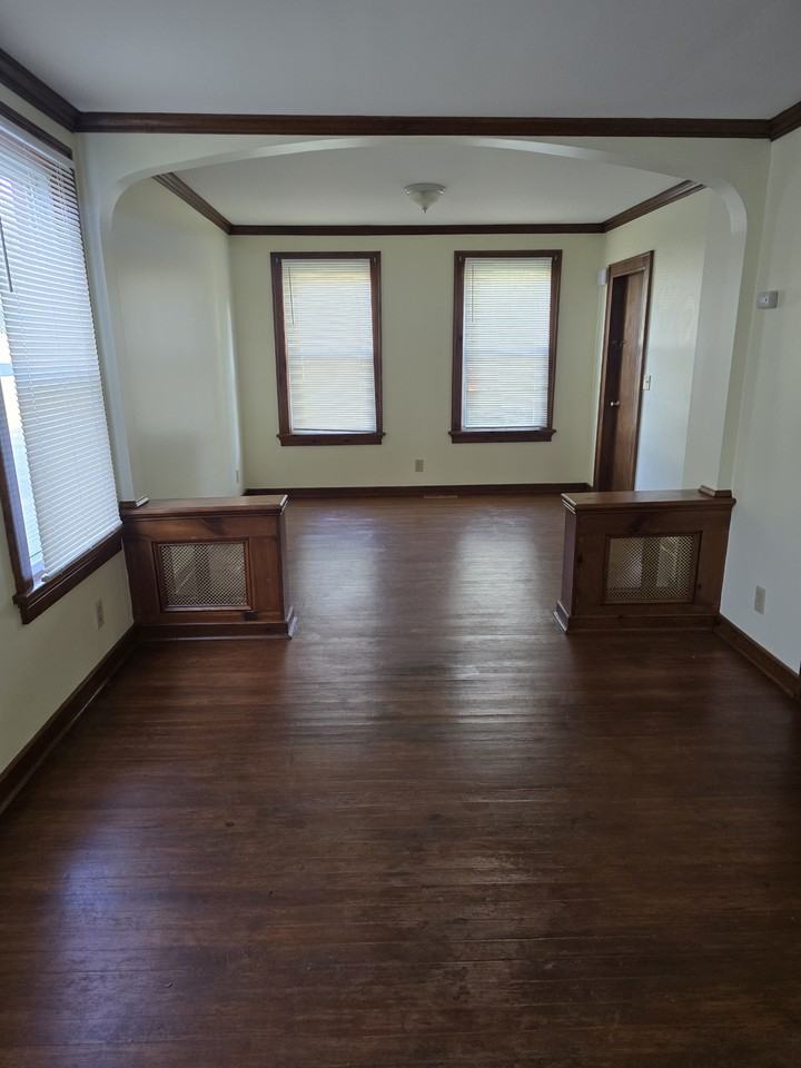 185 Ford Ave #1 - Photo 3 of 14