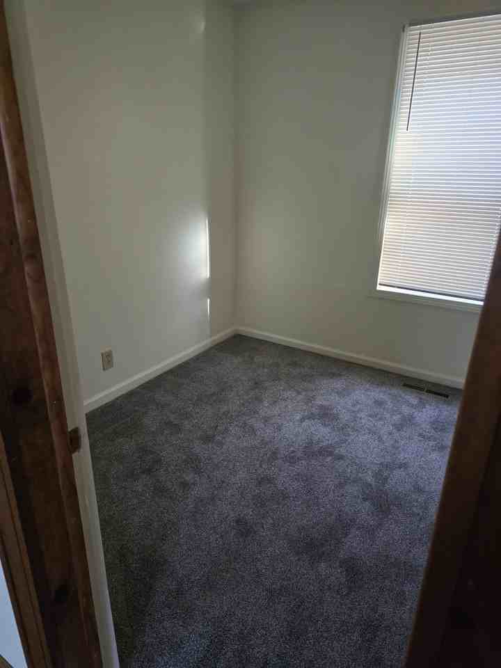 185 Ford Ave #1 - Photo 4 of 14