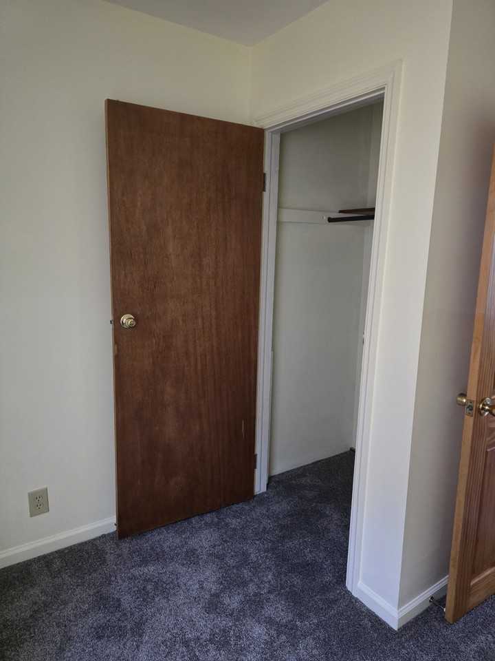 185 Ford Ave #1 - Photo 5 of 14
