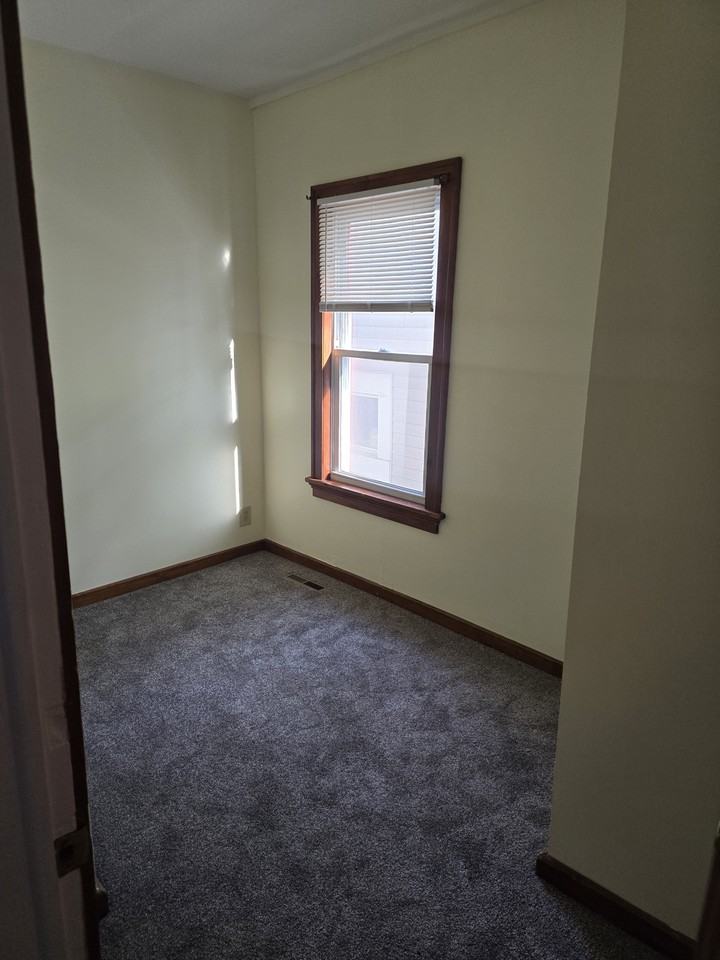 185 Ford Ave #1 - Photo 7 of 14