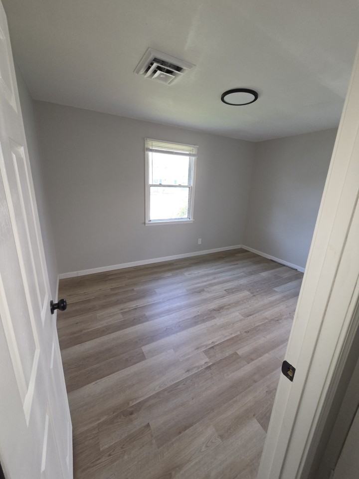 9221 Kathlyn Dr #NA - Photo 6 of 12