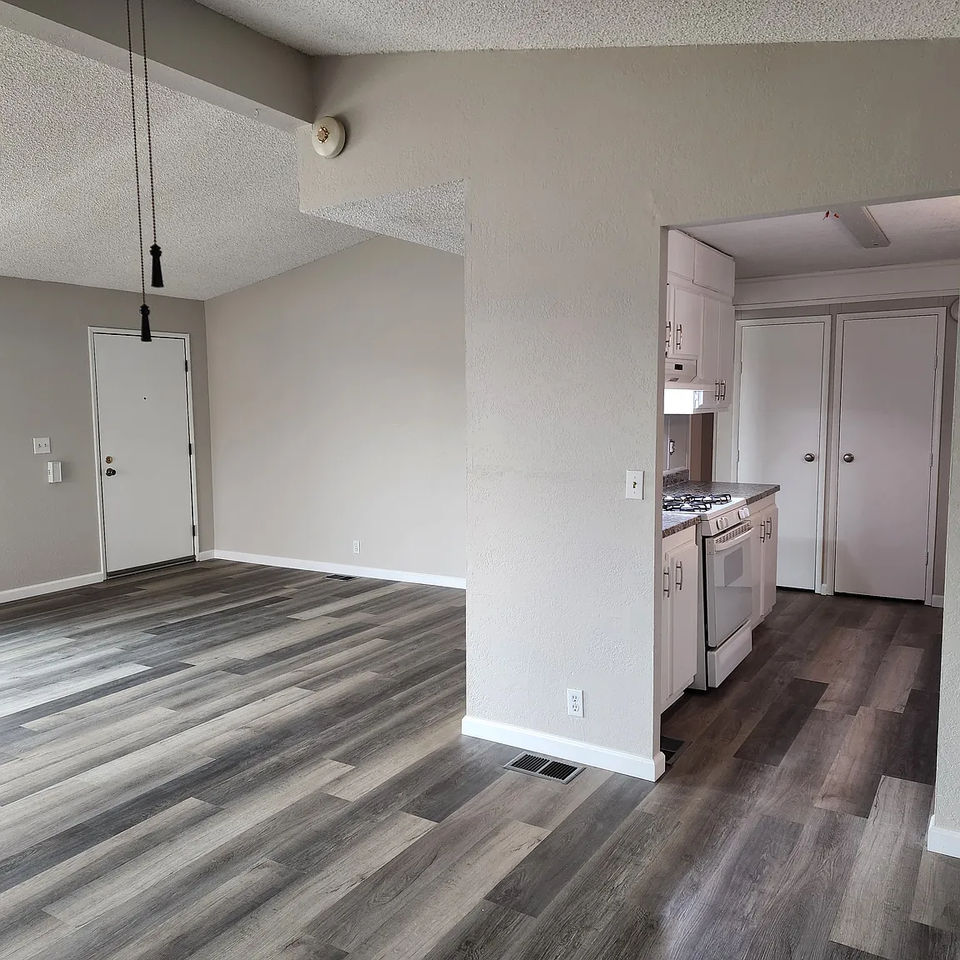 10776 Cherry Hills Dr #NA - Photo 4 of 11