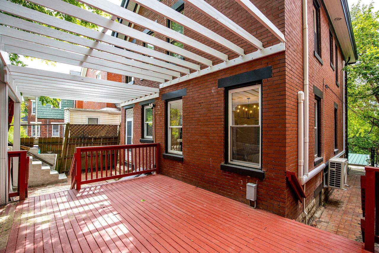 734 E 10th St #NA - Photo 2 of 19