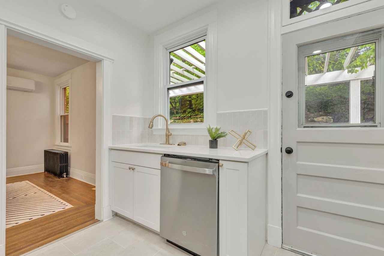 734 E 10th St #NA - Photo 7 of 19