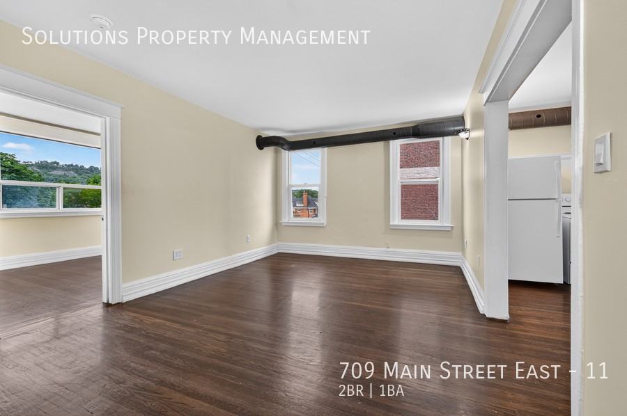 709 Main St W #11 - Photo 6 of 15