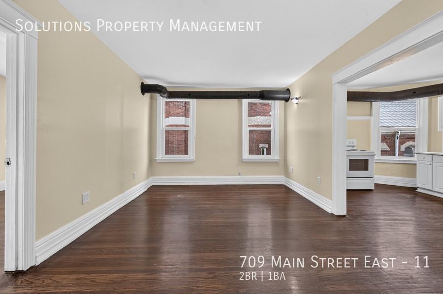 709 Main St W #11 - Photo 7 of 15