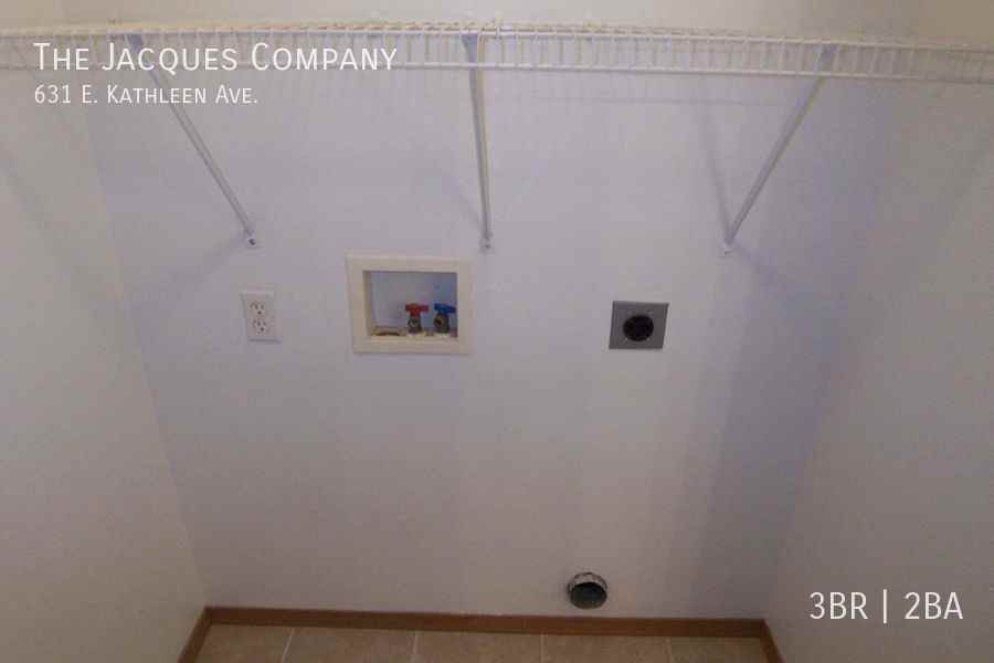 631 E Kathleen Ave - Photo 2 of 12