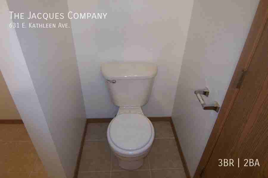 631 E Kathleen Ave - Photo 3 of 12