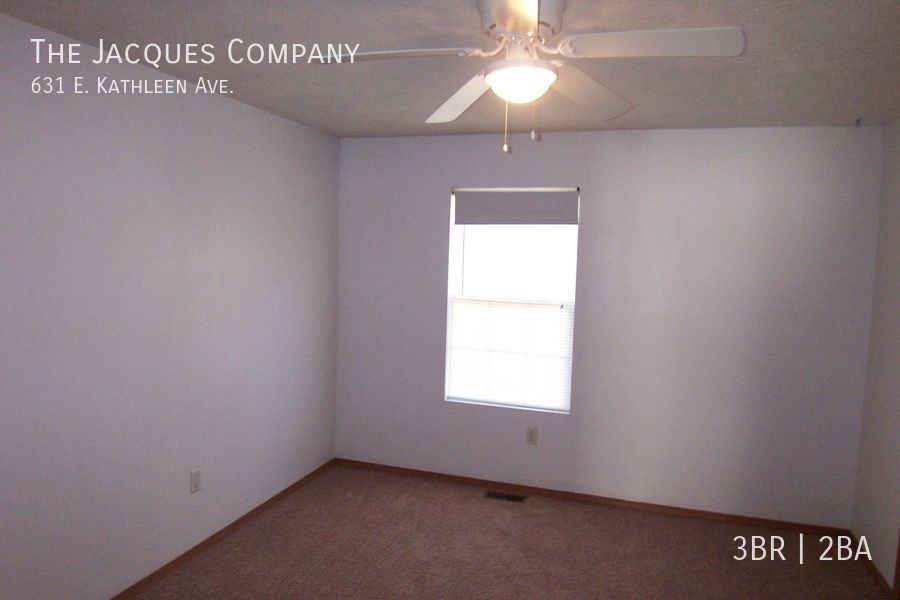 631 E Kathleen Ave - Photo 6 of 12