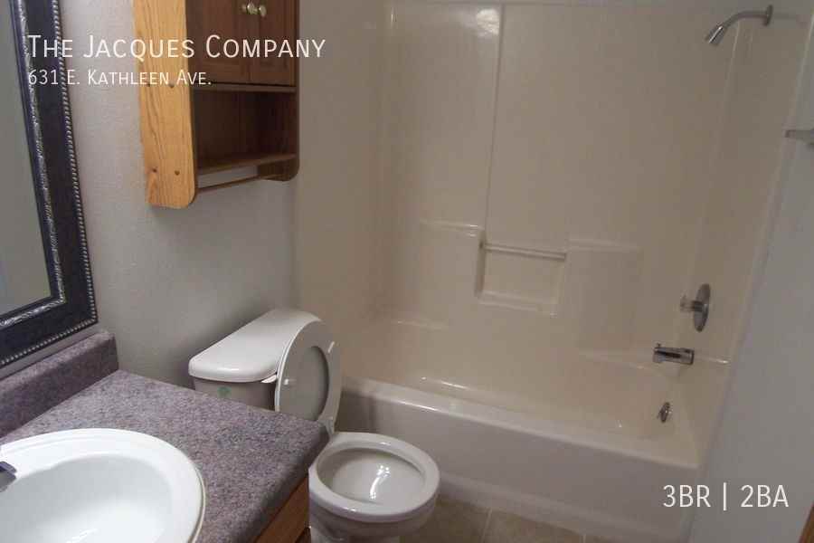 631 E Kathleen Ave - Photo 7 of 12