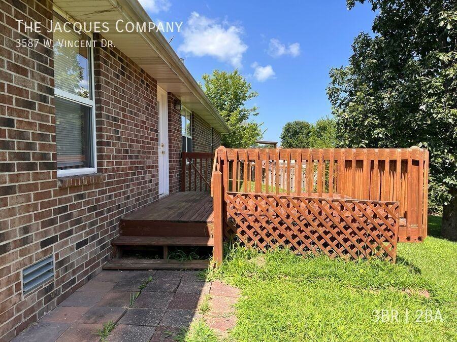 3587 W Vincent Dr - Photo 2 of 14