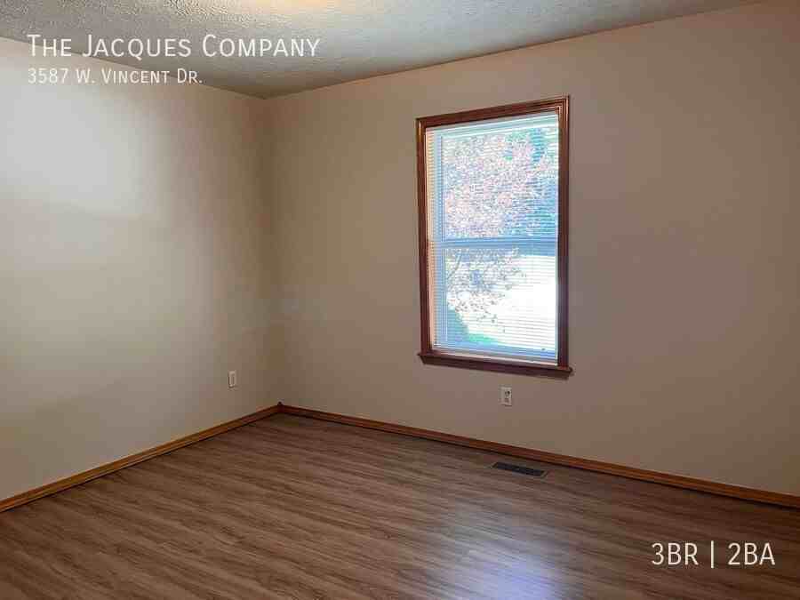 3587 W Vincent Dr - Photo 5 of 14