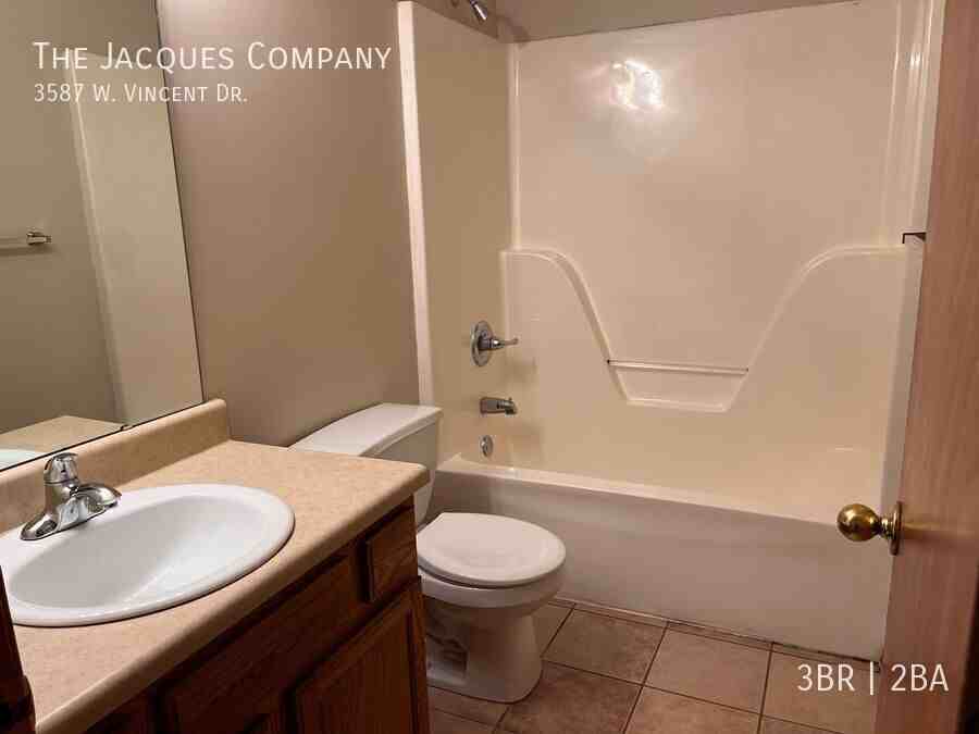 3587 W Vincent Dr - Photo 6 of 14