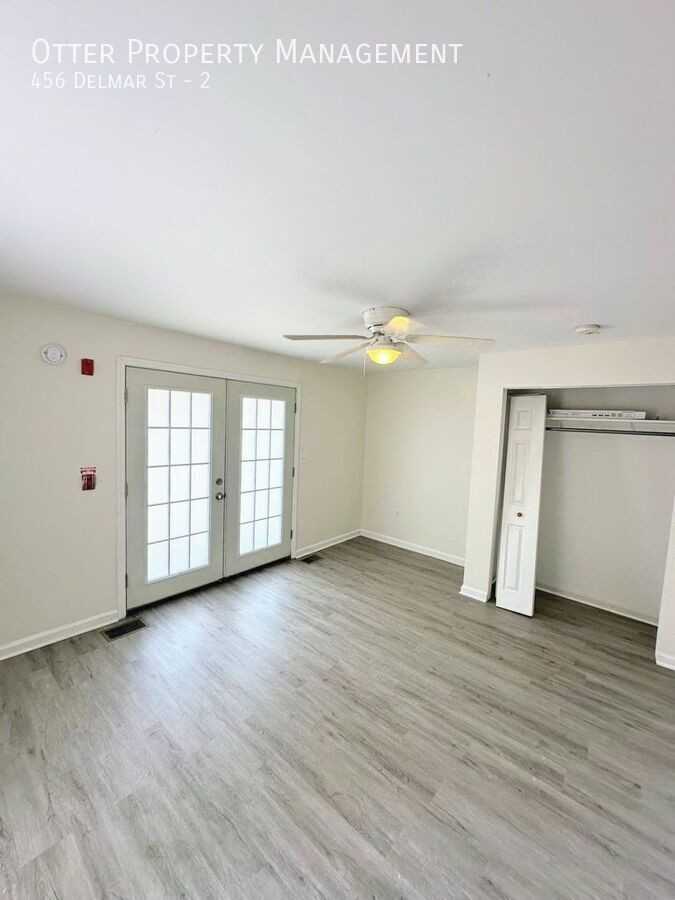 456 Delmar St #2 - Photo 4 of 33
