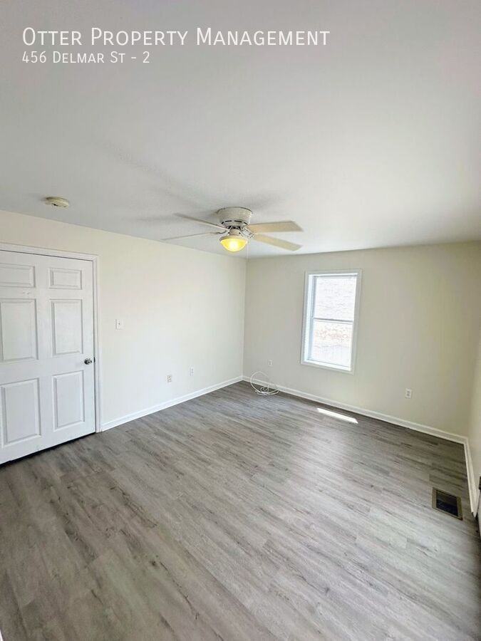 456 Delmar St #2 - Photo 5 of 33