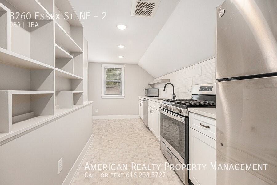 3260 Essex St Ne #2 - Photo 6 of 16