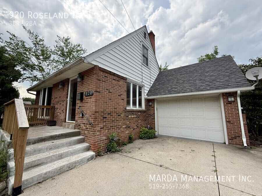 920 Roseland Dr S - Photo 2 of 50