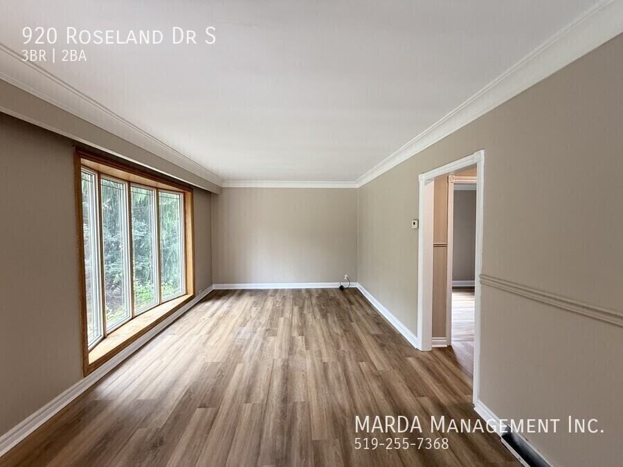 920 Roseland Dr S - Photo 5 of 50