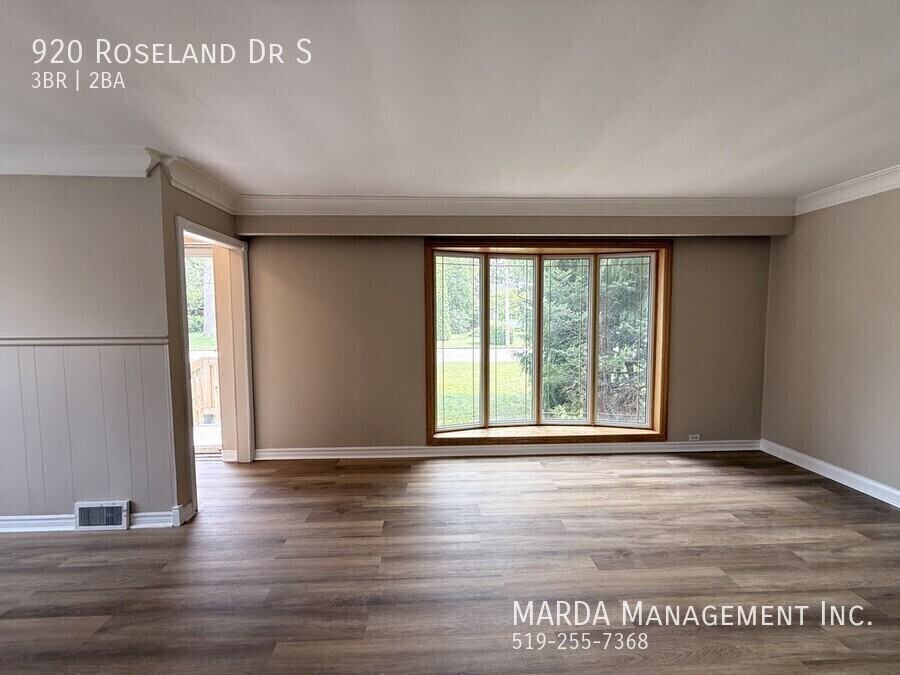 920 Roseland Dr S - Photo 6 of 50